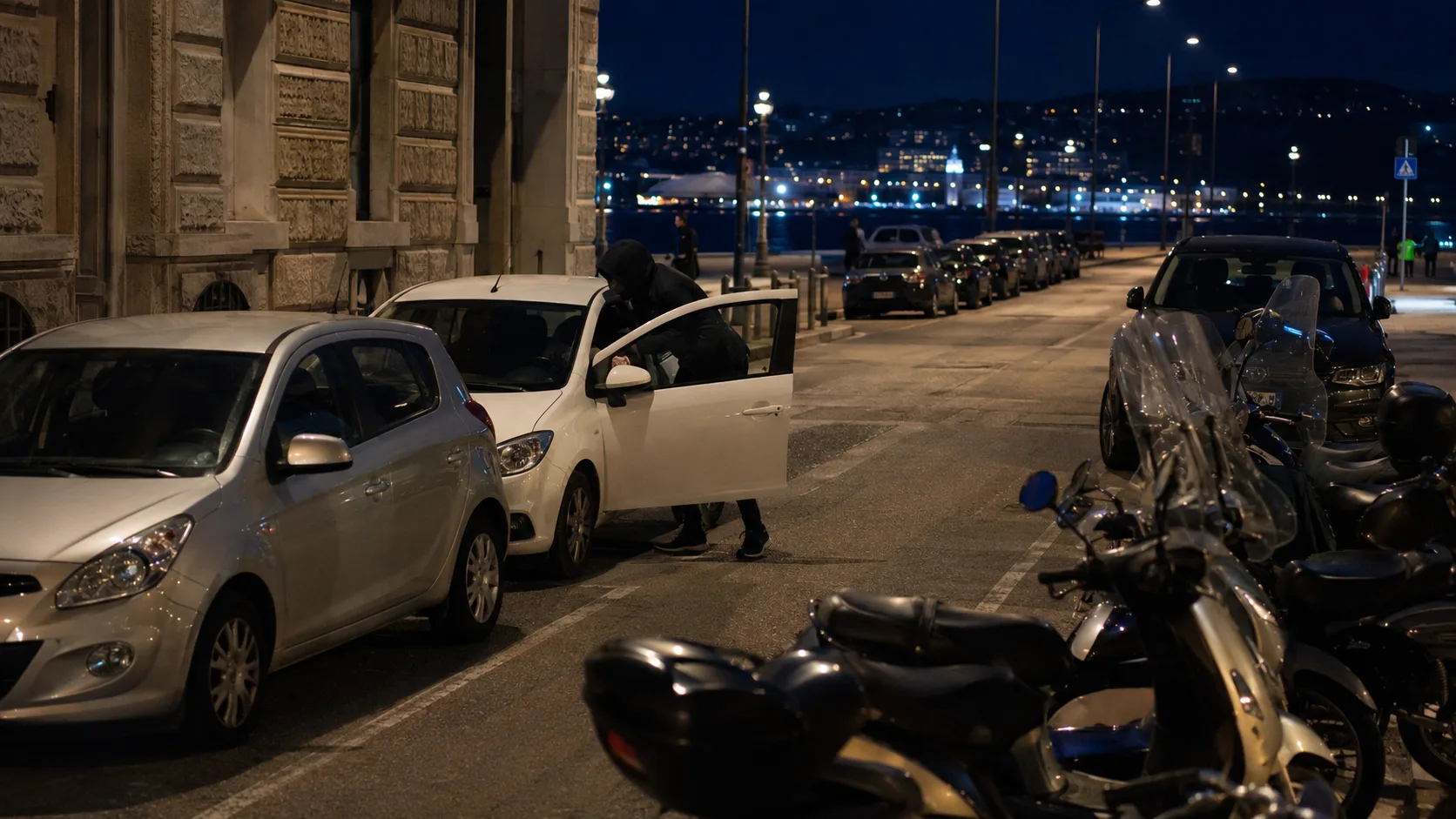 Trieste maglia nera regionale per i furti di auto e moto: 84 vetture e 183 motocicli sottratti in un anno