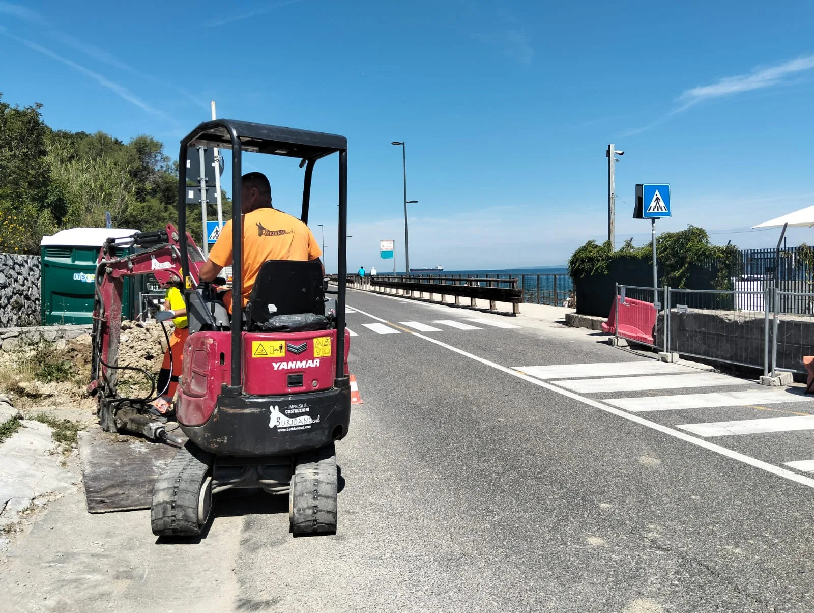 Stop alla velocità eccessiva: Muggia sperimenta un nuovo attraversamento rialzato sul lungomare