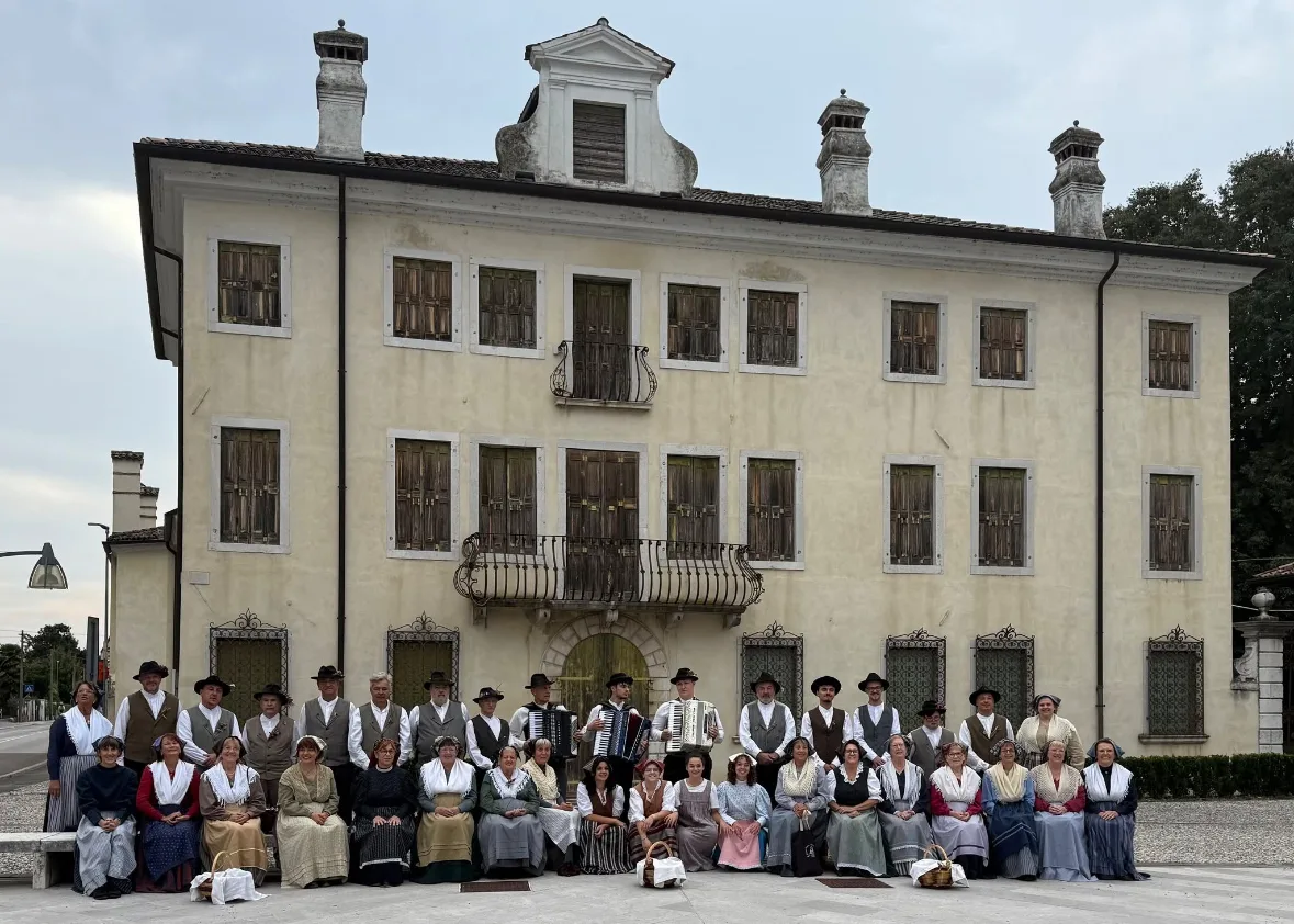 Festa dei Nonni a Borgo San Mauro: un pomeriggio di musica, tradizioni e vicinanza agli ospiti della Casa di Riposo Stuparich