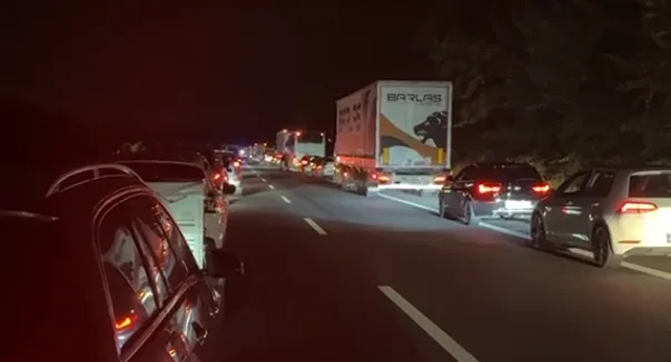 Schianto sul raccordo Sistiana-Lisert: mobilitazione di ambulanze, Vigili del fuoco e Polstrada