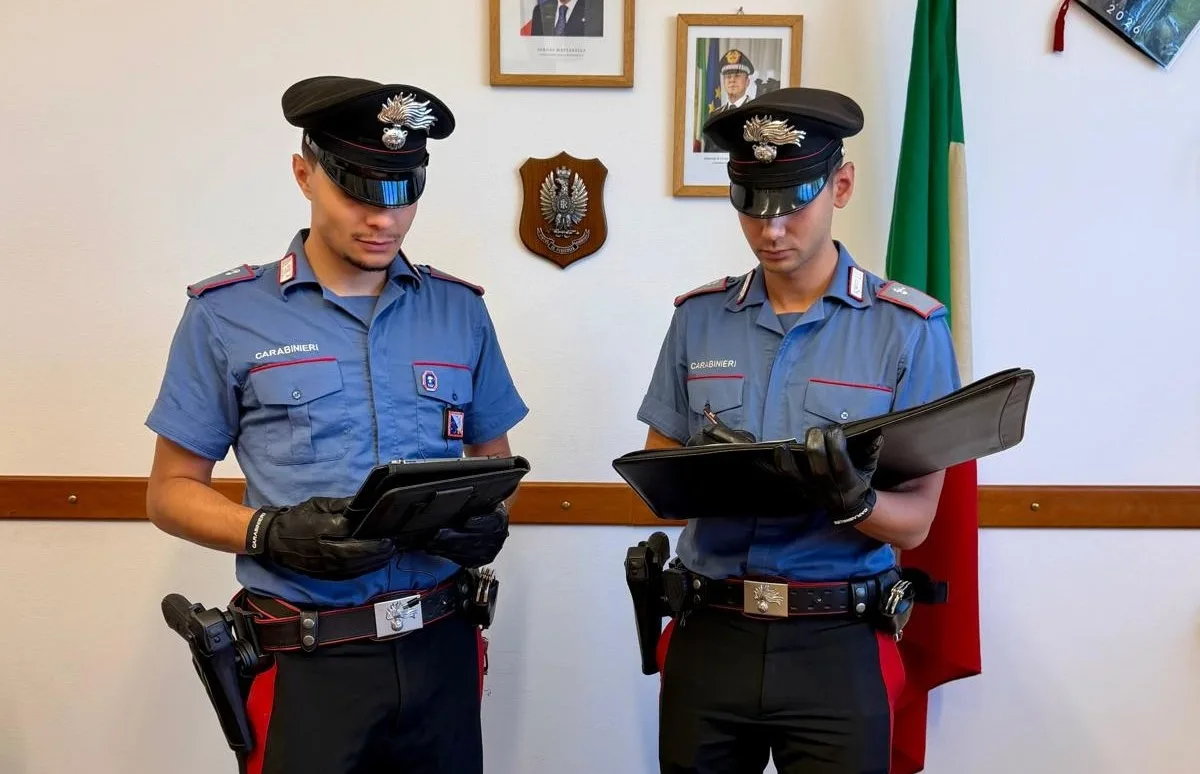 Turista denuncia il furto di mille euro: trovati 94 duplicati di chiavi, denunciato manutentore