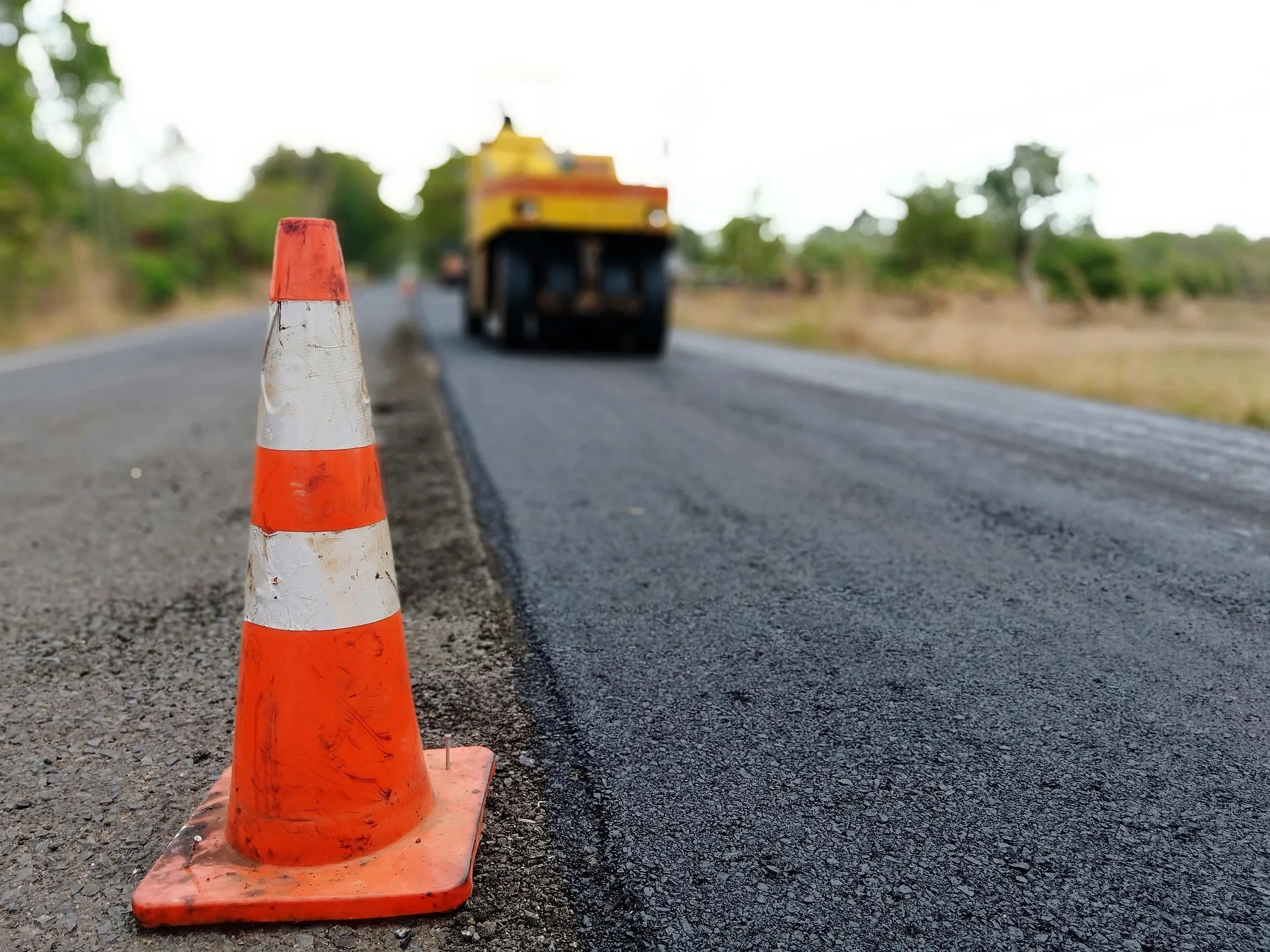 Lavori di asfaltatura in via Rossetti. Da lunedì 12 ottobre, ecco i provvedimenti di viabilità