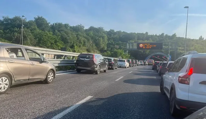 Trieste, traffico in tilt verso Muggia: lunghe code all'ingresso della sopraelevata
