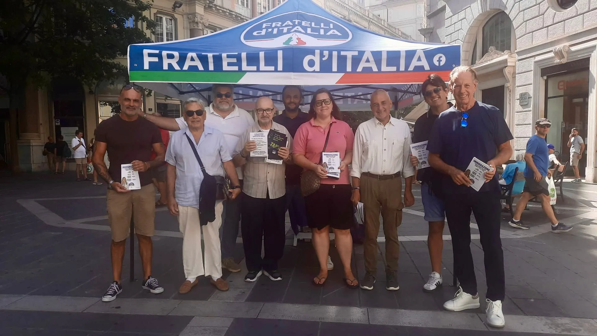 FdI in piazza a Trieste, Matteoni rilancia: «La destra non si ferma, sicurezza e confini prima di tutto» (VIDEO)