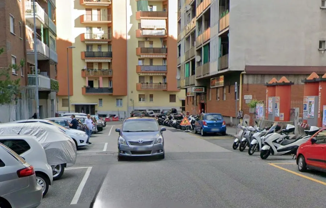 Via Pirano, anziana in crisi respiratoria: pompieri, 118 e guardie giurate le salvano la vita