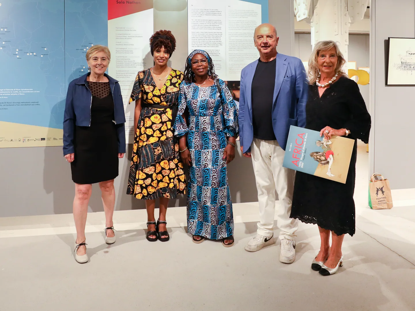 Il sindaco Dipiazza all'inaugurazione della mostra "Africa 1970-2005. Disegni di Edoardo Di Muro. Trieste-Dakar"