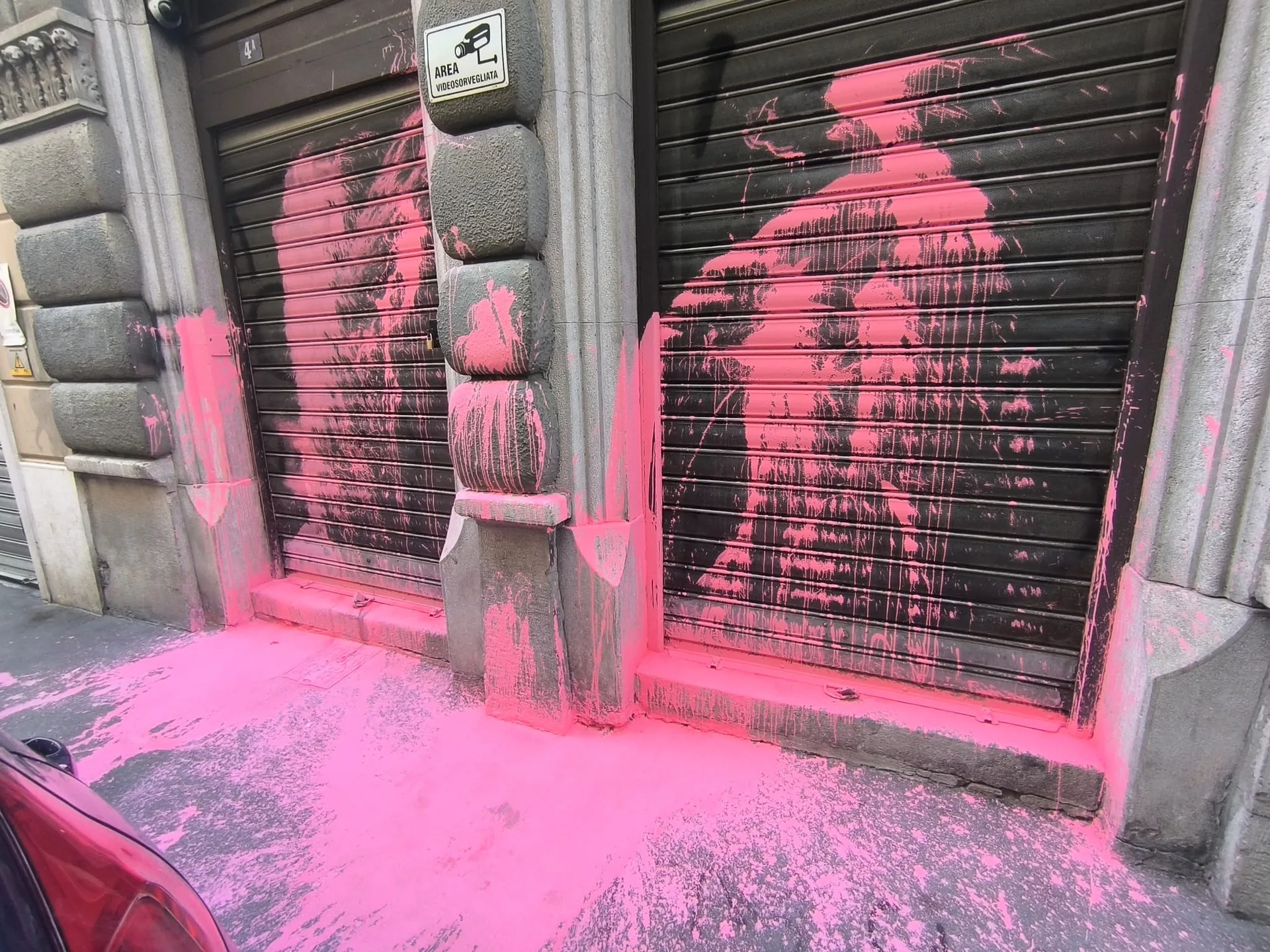 CasaPound dopo gli imbrattamenti: "Non ci facciamo intimidire, l'evento si terrà regolarmente"