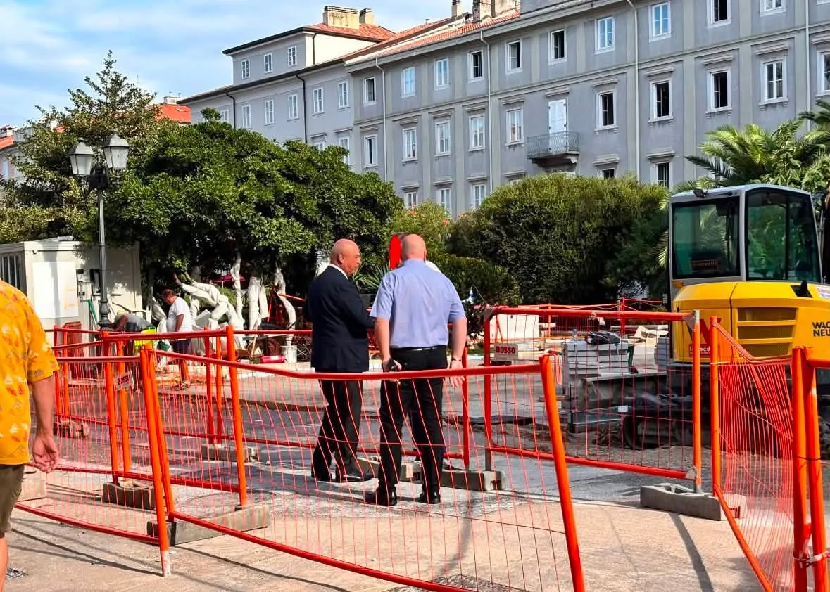 Trieste, Pucci (Pd) rilancia su piazza Sant’Antonio: «Il sindaco oggi è tornato in cantiere»