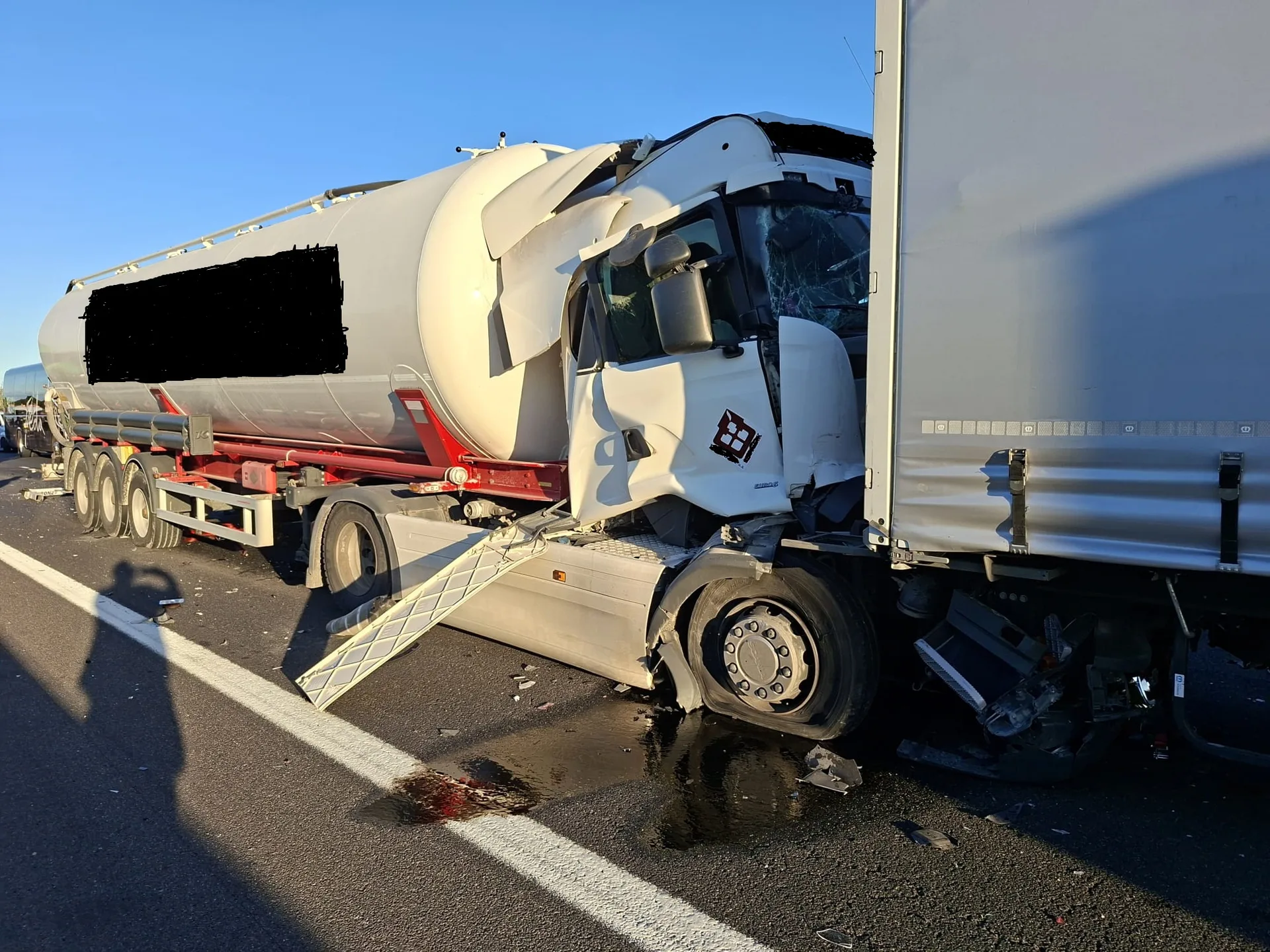 Incidente in A4 tra Portogruaro e San Stino: maxi tamponamento tra quattro camion, tre feriti lievi