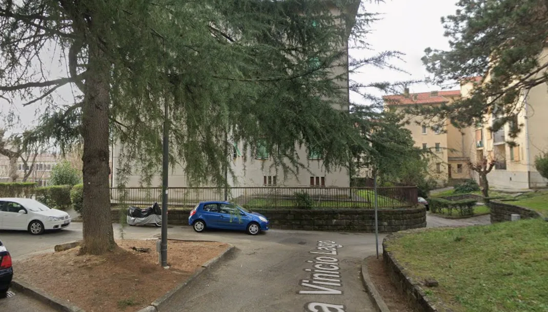 Borgo San Sergio, allarme furti in via Vinicio Lago: “Bici e scooter nel mirino, serve più attenzione”