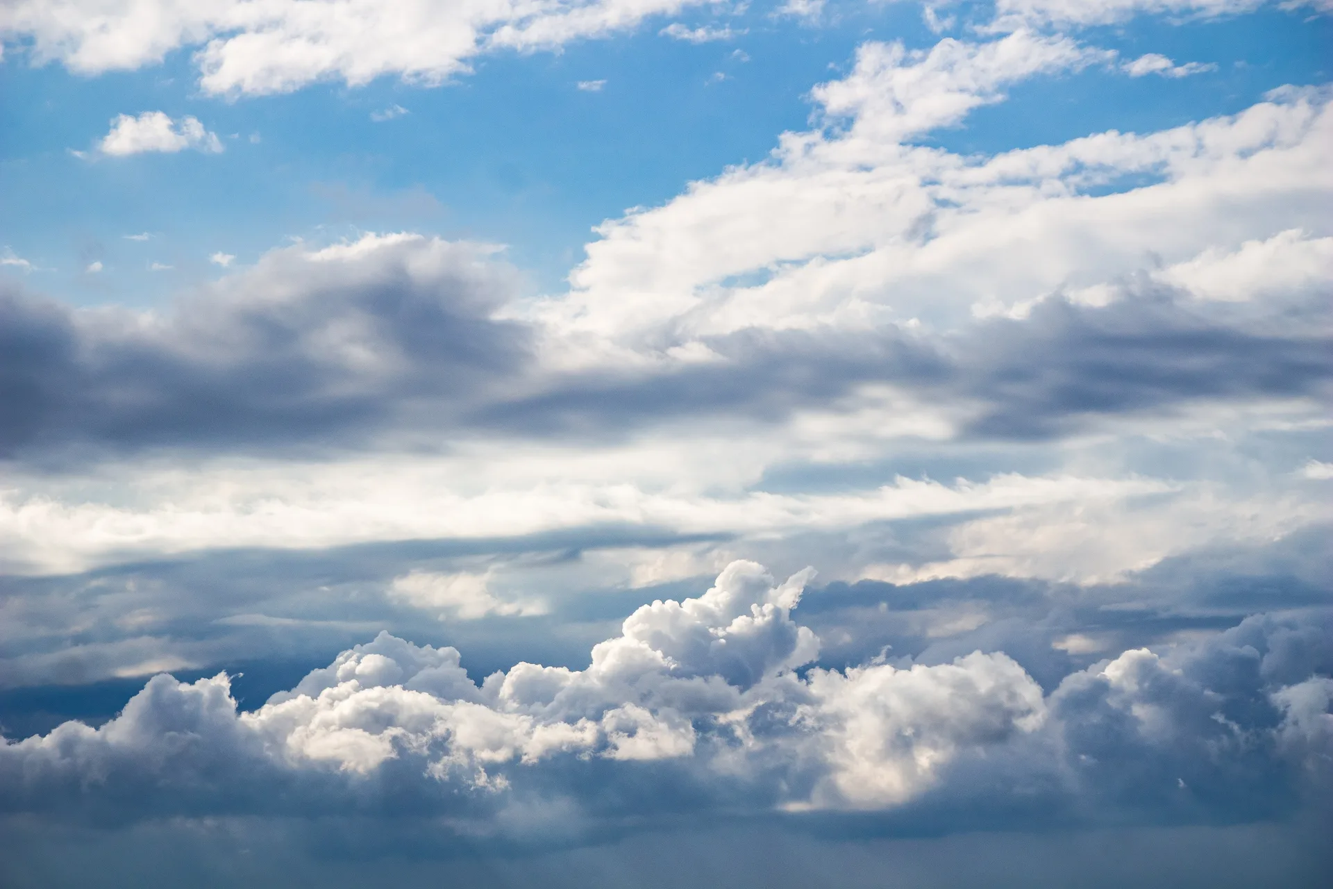 Il meteo di giovedì 15 ottobre, cielo poco nuvoloso