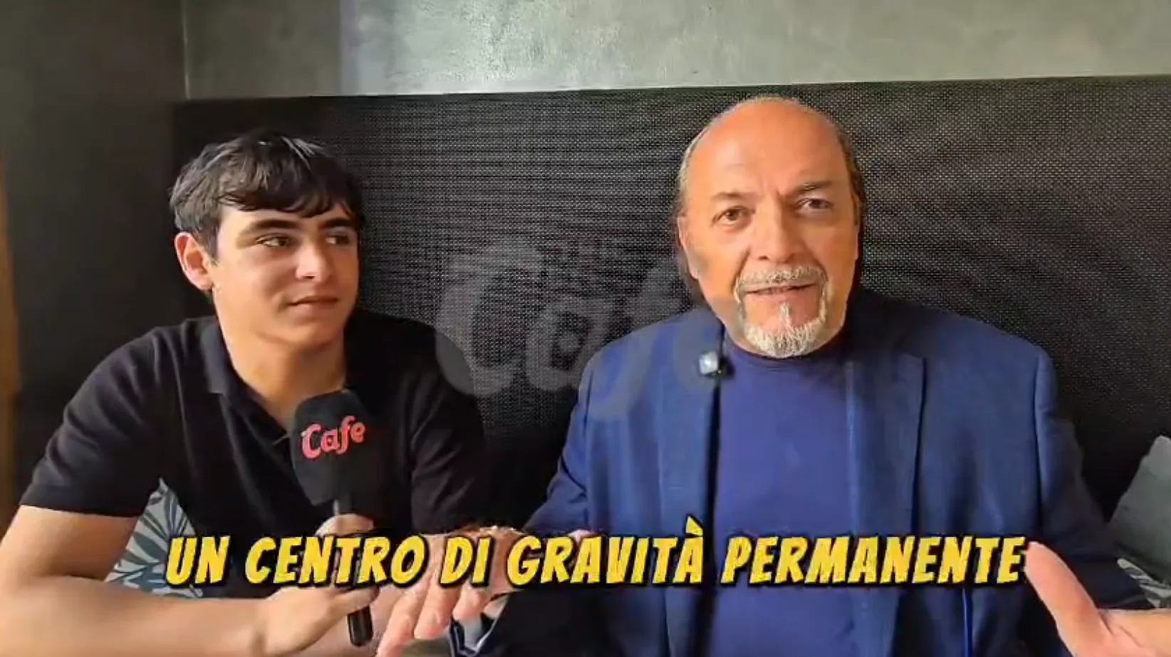 "Sanremo Sindaci", Fasan "risponde a Dipiazza" cantando " Cerco un centro di gravità permanente" (VIDEO)