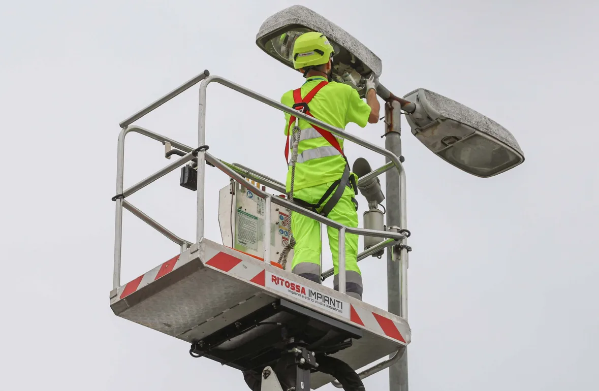Illuminazione pubblica, al via i lavori di riqualificazione: le vie coinvolte dal 3 all’11 settembre