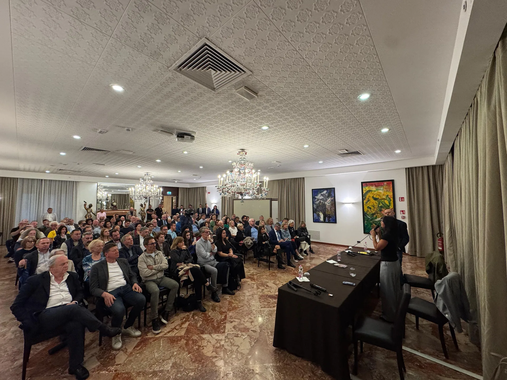 130 persone all’incontro con Cisint: “L’islamizzazione delle città è una minaccia concreta”