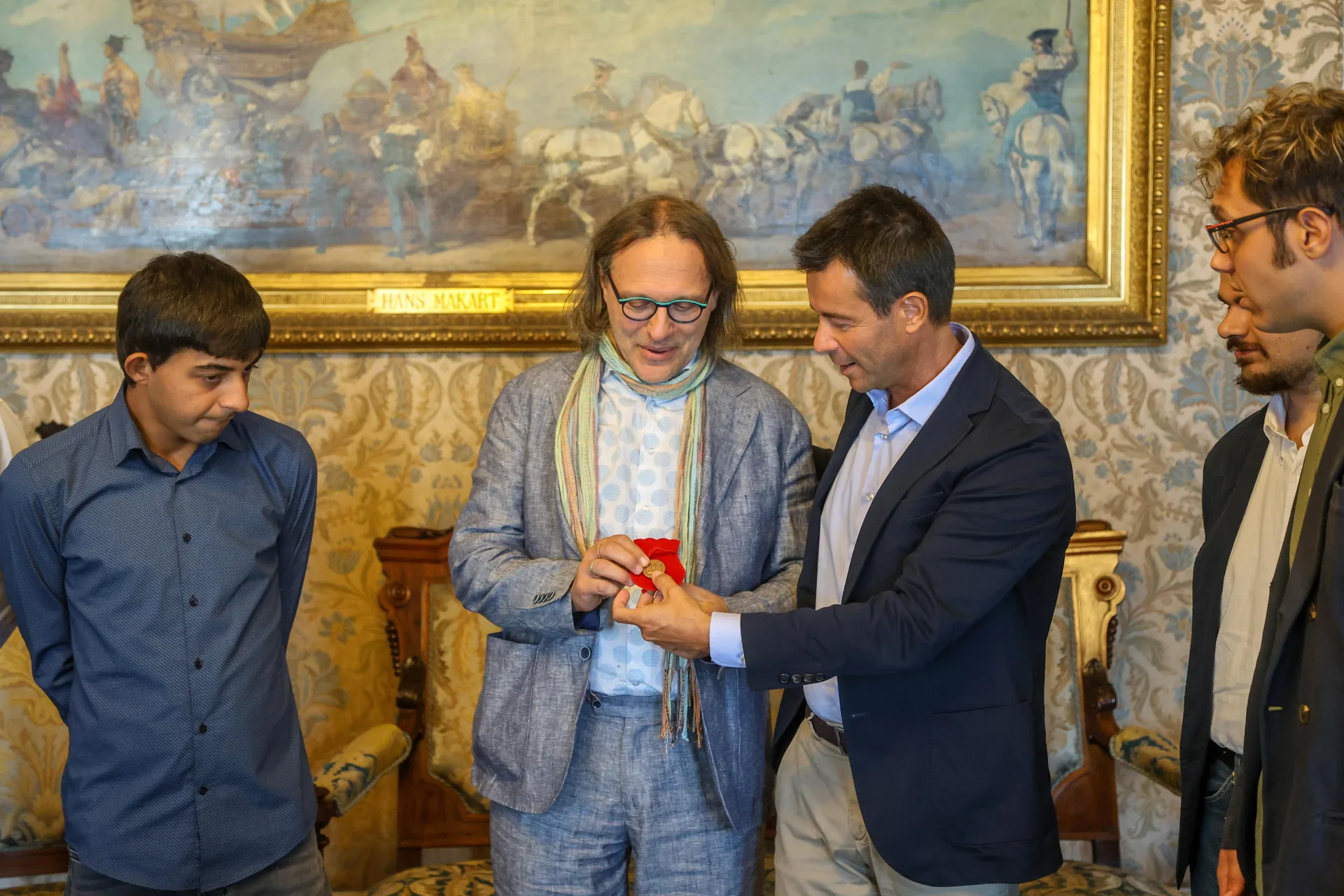 Conferito un riconoscimento a Marco Tortul, presidente dell'associazione "Oltre quella sedia"