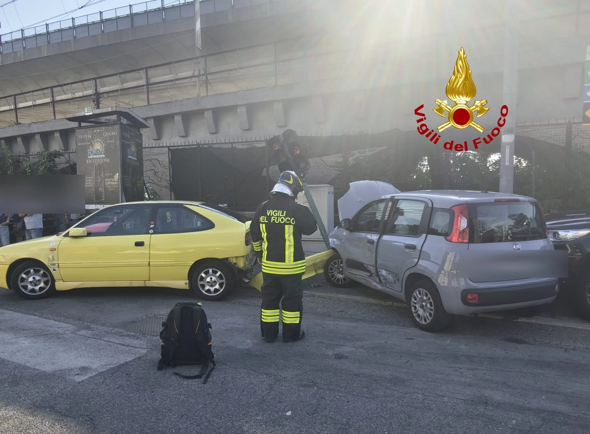 Trieste, maxi incidente tra via Svevo e via Baiamonti: coinvolti quattro auto e uno scooter, due feriti