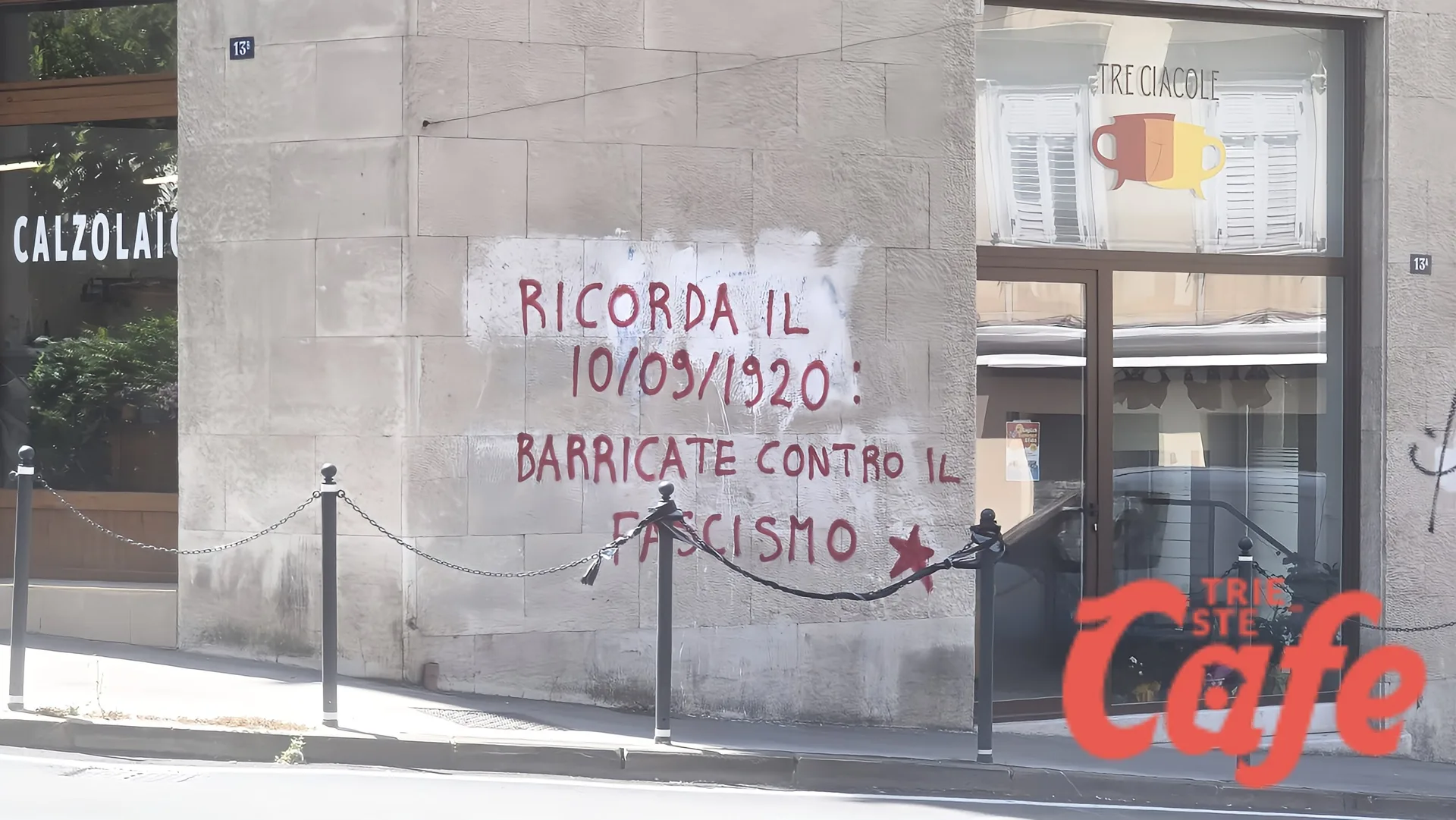 Trieste, nuova scritta antifascista compare a San Giacomo: imbrattato un edificio vicino alla rotonda di Ponziana