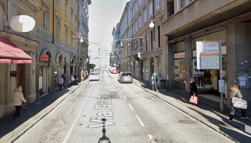 Trieste, malore per una bambina in via Gallina: «Grazie al tassista che l’ha portata subito in ospedale»