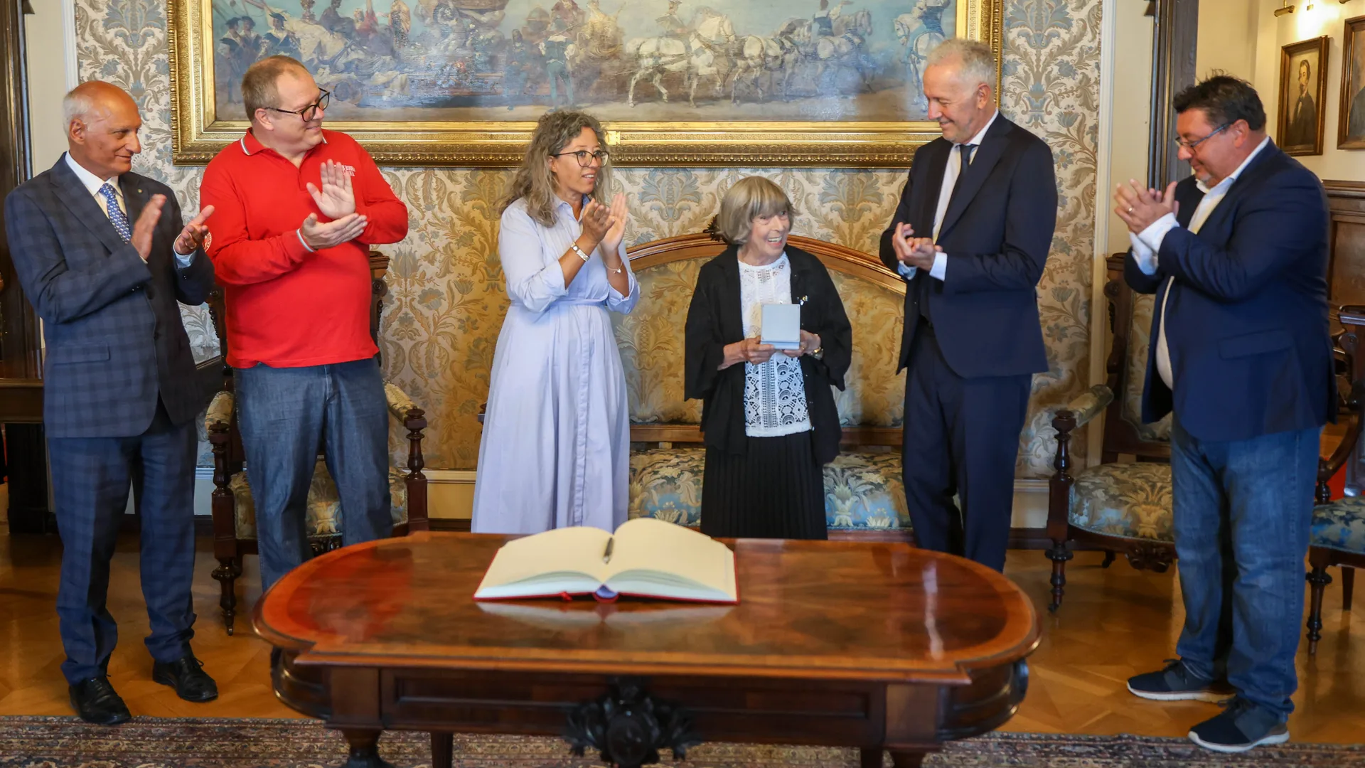 Trieste celebra Romana Olivo: Sigillo Trecentesco per i suoi 90 anni e una vita dedicata alla comunità