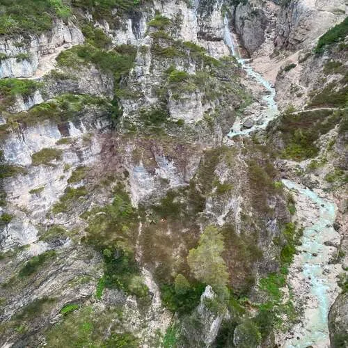 Escursionista slovena precipita nel vuoto sulle Dolomiti: ritrovata senza vita dopo ore di ricerche