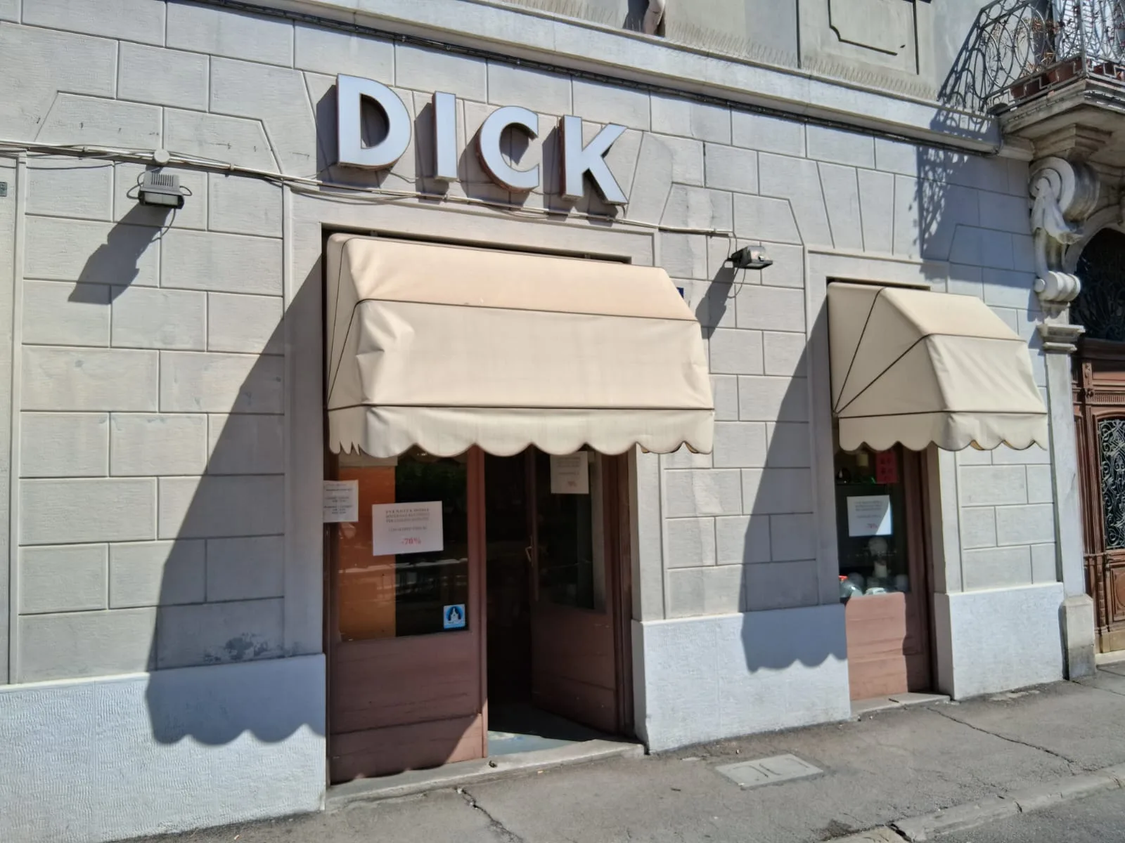 Trieste dice addio alla storica ditta "Luigi Dick": chiude dopo 90 anni il negozio di piazza Sant’Antonio