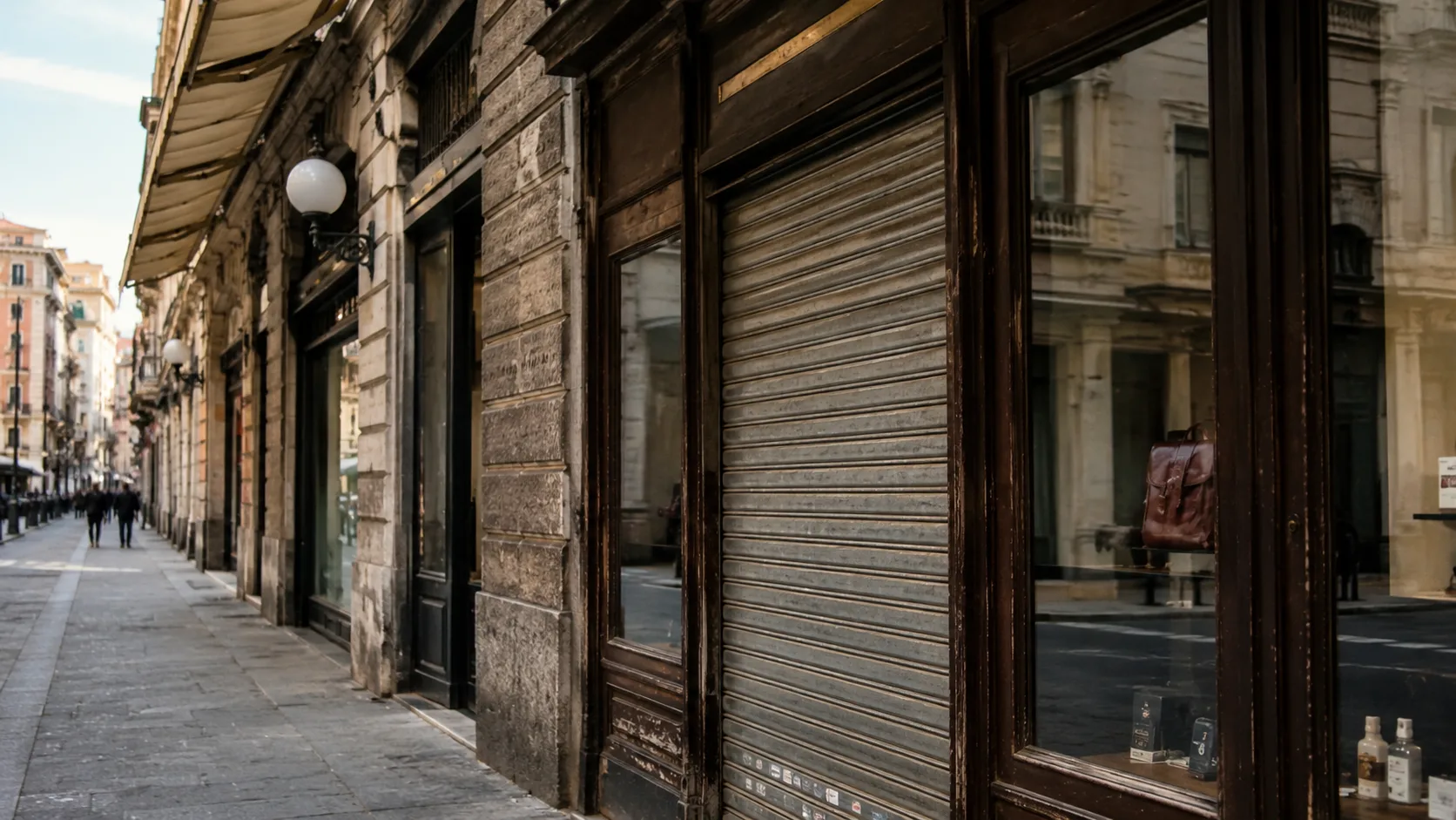 Perché i negozi storici stanno sparendo dal centro di Trieste: una trasformazione che fa discutere