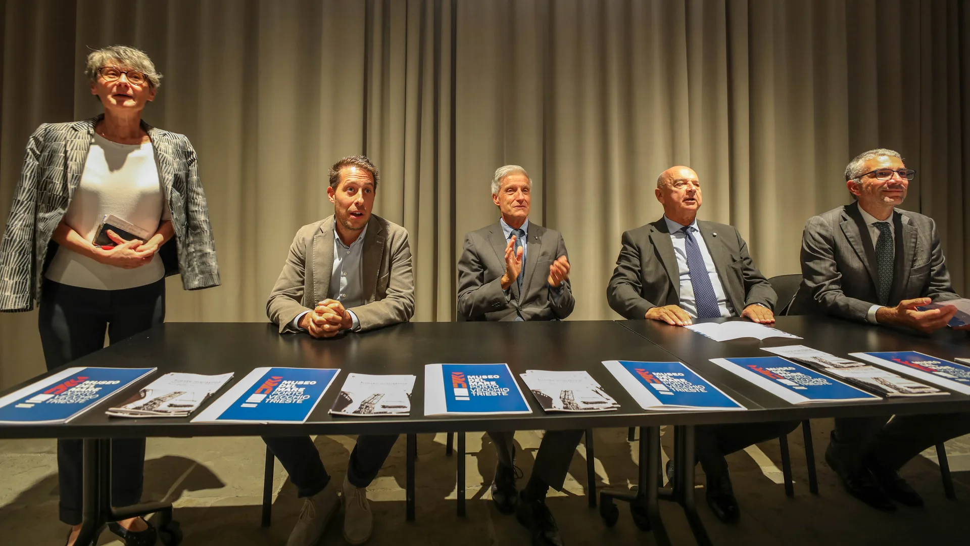 Trieste, le navi che hanno fatto la storia tornano in Porto Vecchio: inaugurata la mostra al Magazzino 26