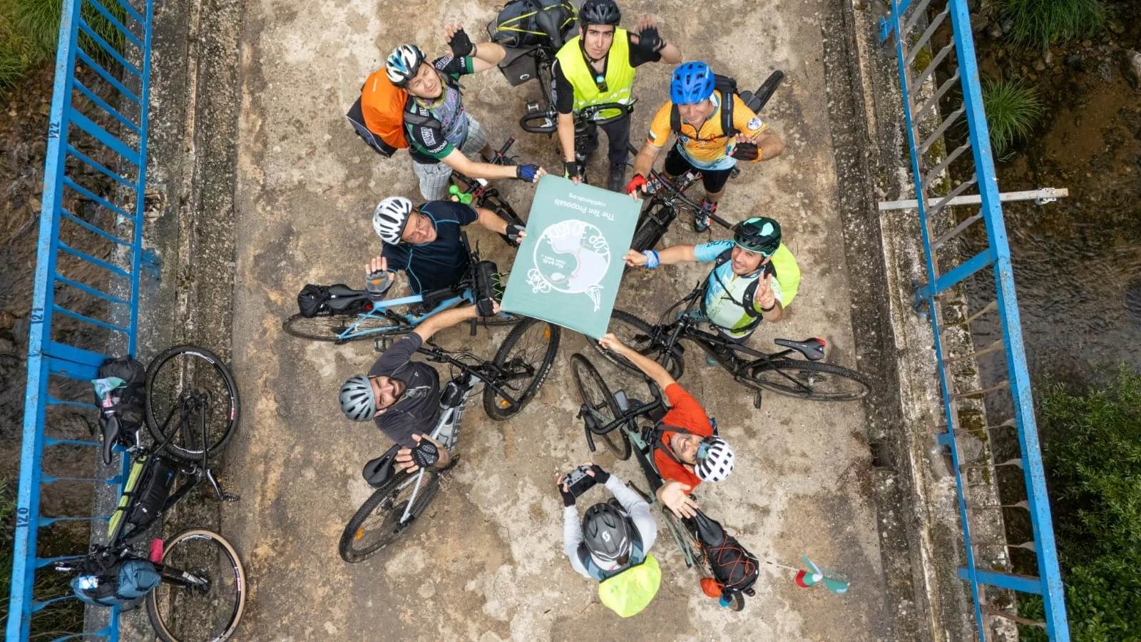 La più grande ciclostaffetta di sempre fa tappa a Trieste: viaggio globale verso la COP31