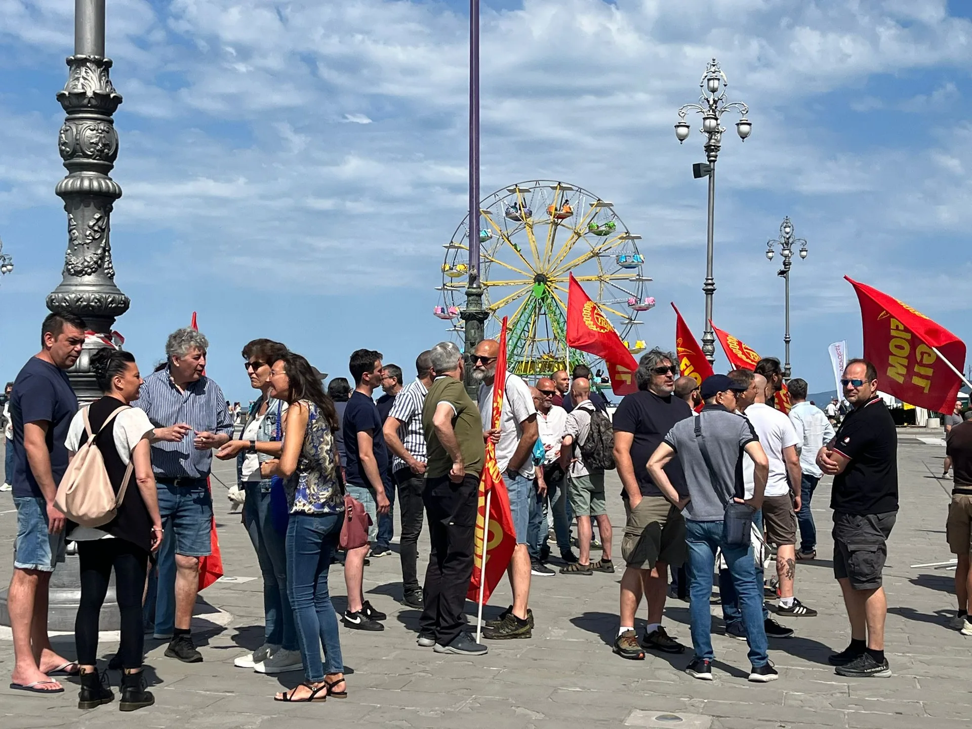 Lavoratori StarTech in presidio a Trieste: "Piano industriale fragile" (VIDEO)