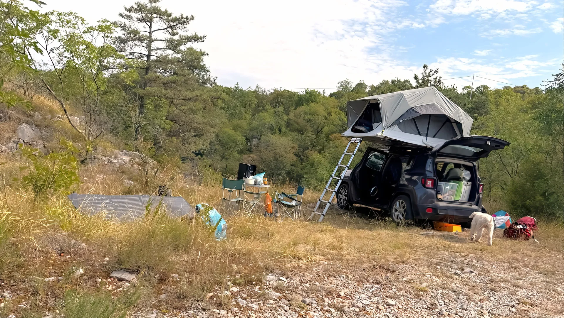 Trieste, allarme campeggio libero sul Carso: «Oggi sono 12 camper, domani potrebbero essere 30 o 40»