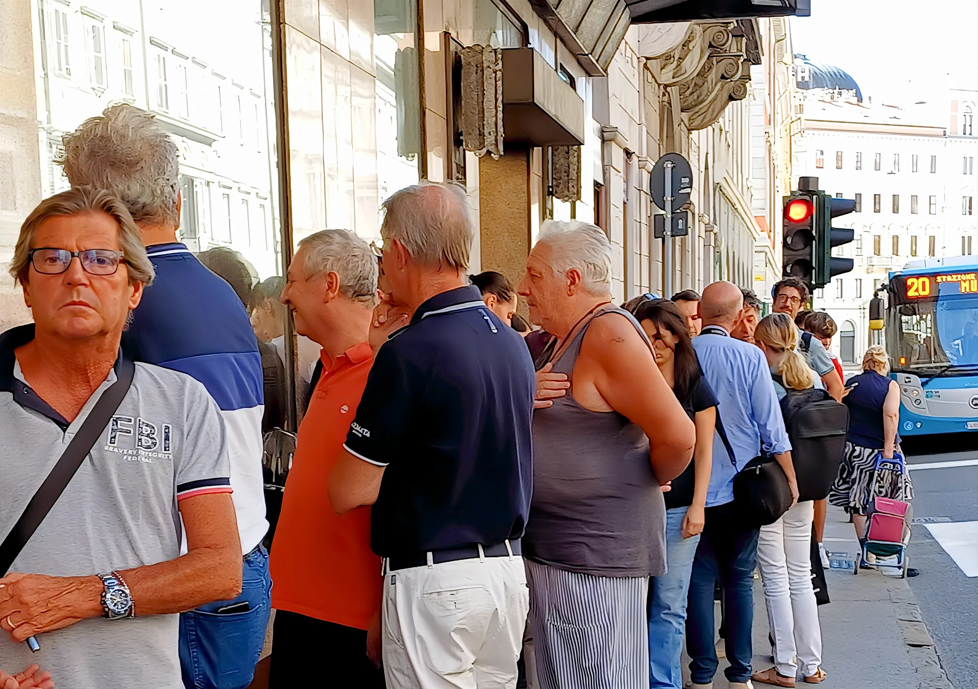 Trieste, una folla sogna il piccolo schermo: grande partecipazione al casting di “Storia di un marinaio”