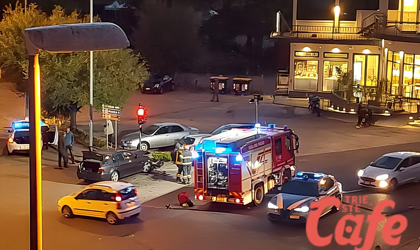 Trieste, incidente in piazzale Cagni: auto danneggiata e detriti sull’asfalto