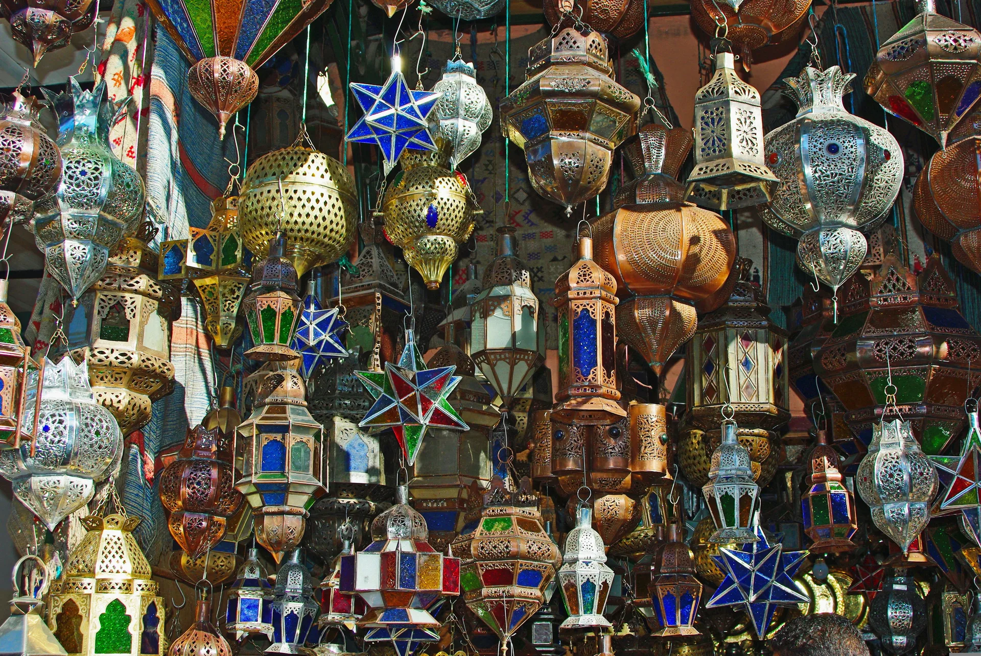 Marrakech in auto: guidare nella città rossa e fuggire verso l'Atlante