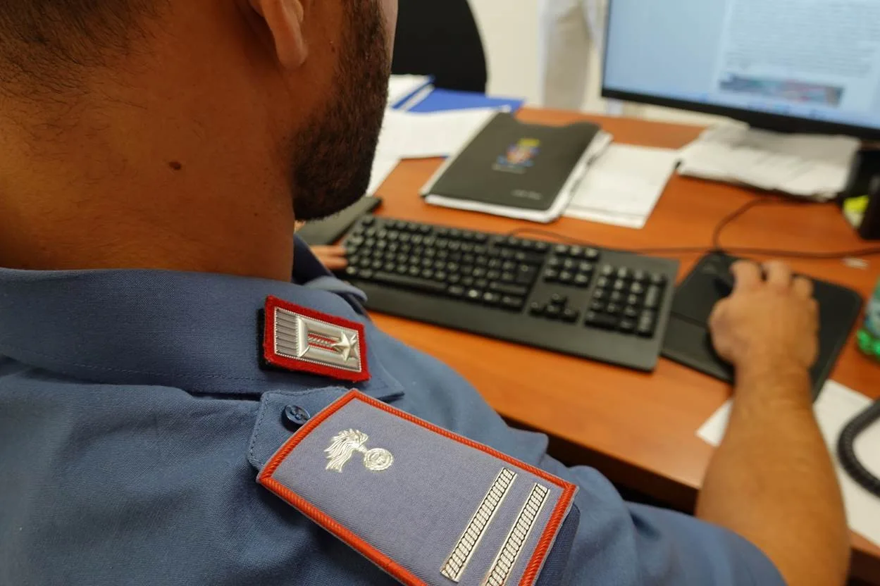 Finto viaggio a Zante a prezzi stracciati: 55enne di Codroipo truffato su Facebook, denunciato ventenne torinese